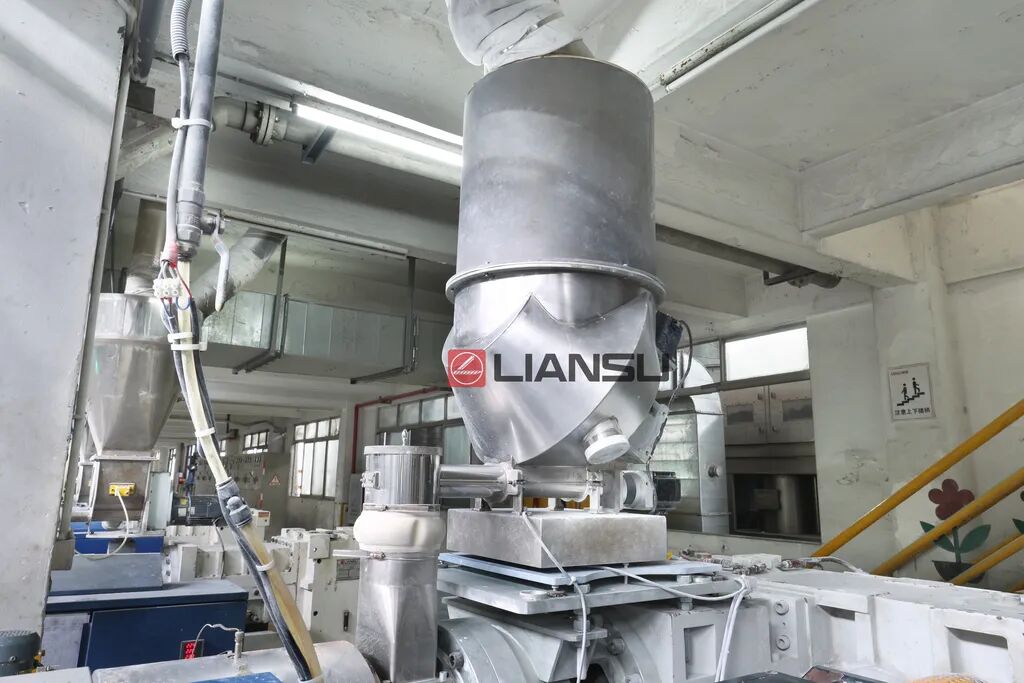 loss in weight feeder for PVC Dual-Pipe Extrusion Line.jpg